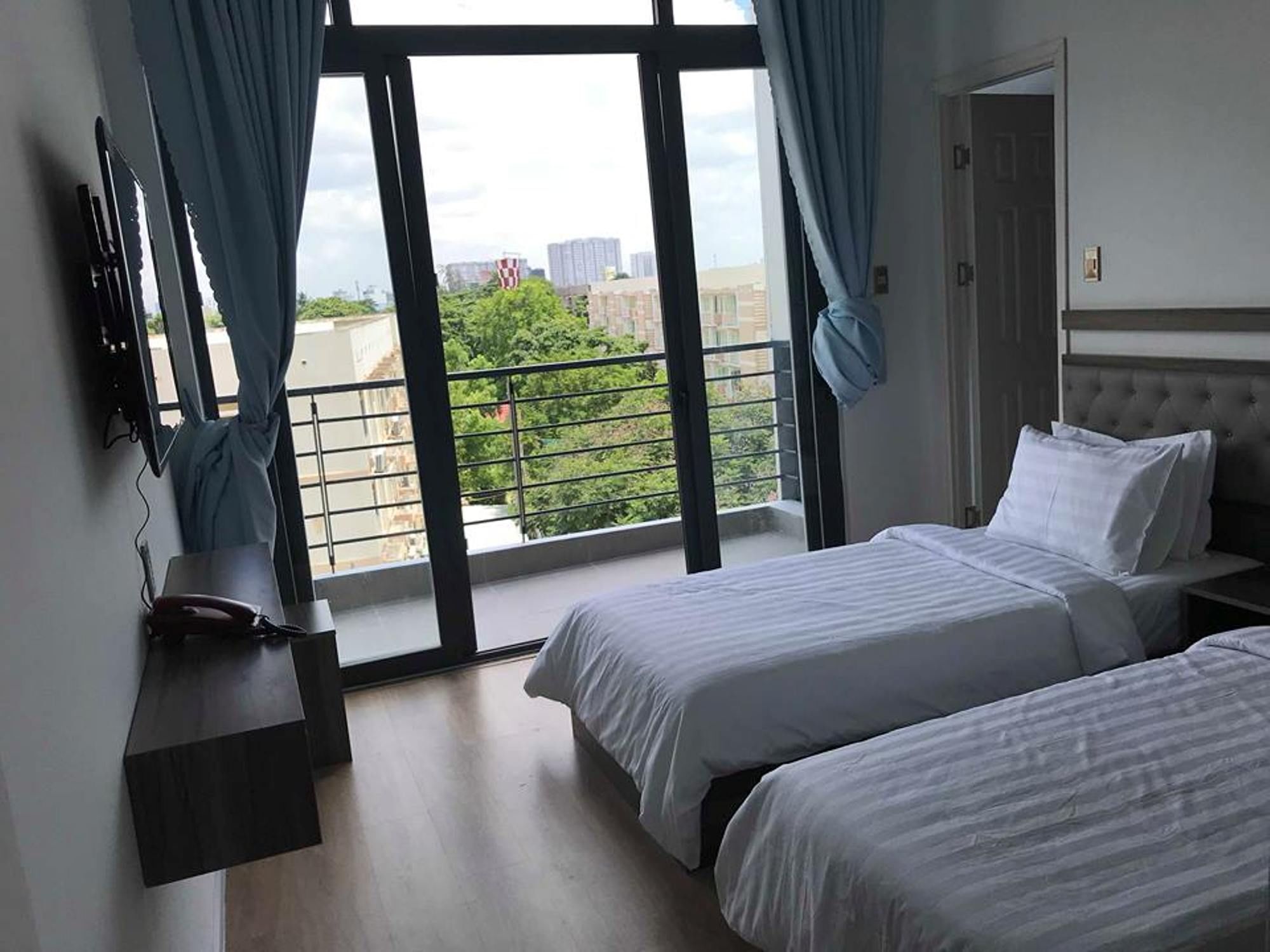 הו צ'י מין סיטי Winston Hotel מראה חיצוני תמונה